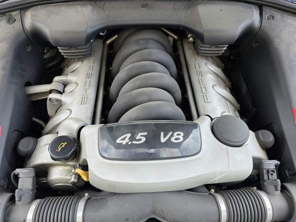 Fahrzeugabbildung Porsche Cayenne S 4.5 L mit 340 PS, V8, Allrad