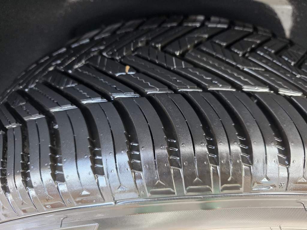 Fahrzeugabbildung Porsche Cayenne S 4.5 L mit 340 PS, V8, Allrad