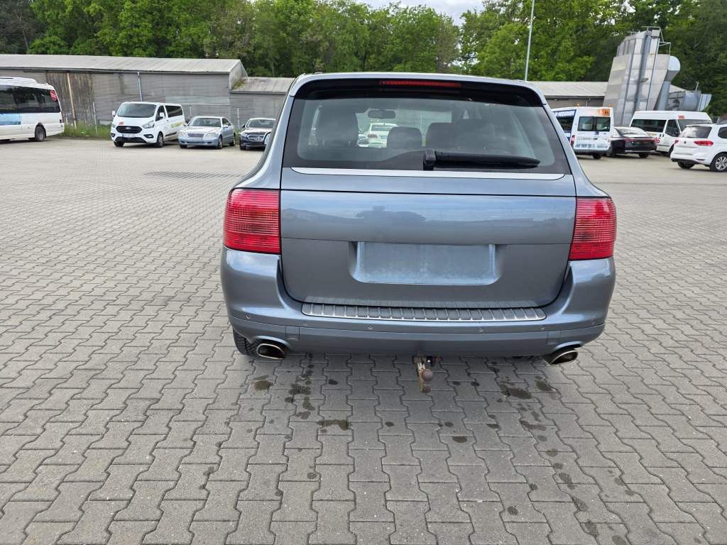 Fahrzeugabbildung Porsche Cayenne S 4.5 L mit 340 PS, V8, Allrad