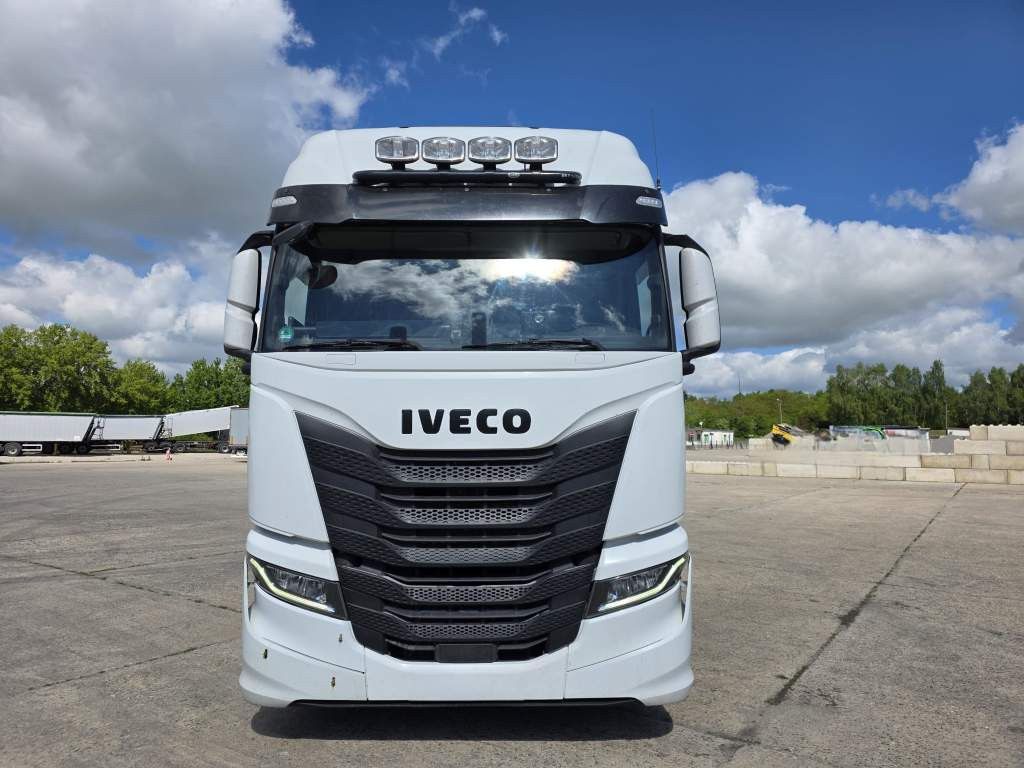 Fahrzeugabbildung Iveco 480AS440ST/P, 2 Kreiis Hydraulik,Wartungsvertrag