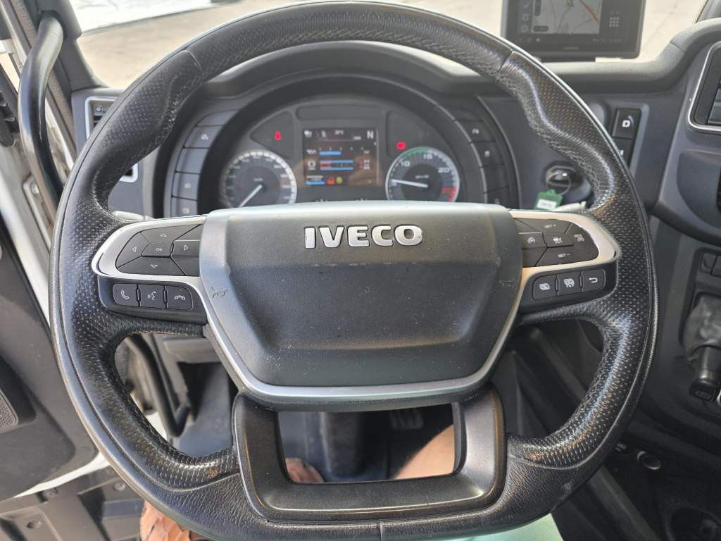 Fahrzeugabbildung Iveco 480AS440ST/P, 2 Kreiis Hydraulik,Wartungsvertrag