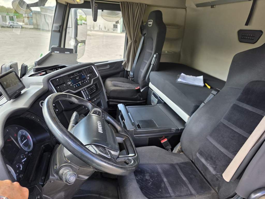 Fahrzeugabbildung Iveco 480AS440ST/P, 2 Kreiis Hydraulik,Wartungsvertrag