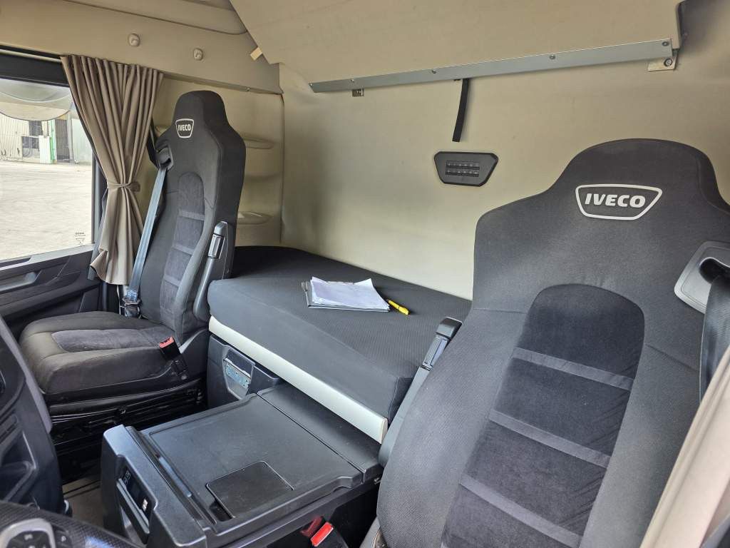 Fahrzeugabbildung Iveco 480AS440ST/P, 2 Kreiis Hydraulik,Wartungsvertrag