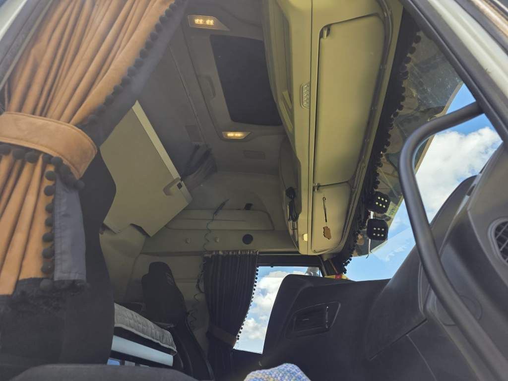 Fahrzeugabbildung Iveco Stralis 480 S-Way, 2 Kreishydr.,Wartungsvertrag