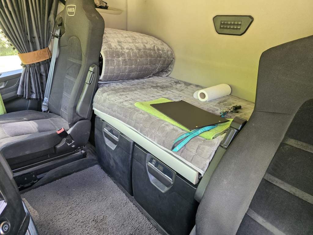 Fahrzeugabbildung Iveco Stralis 480 S-Way, 2 Kreishydr.,Wartungsvertrag