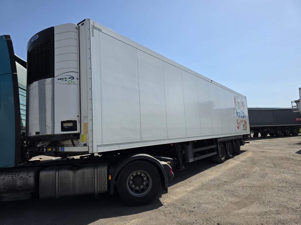 Schmitz Cargobull Tiefkühler, 3 Kammern, Lenkachse, Carrier Vector