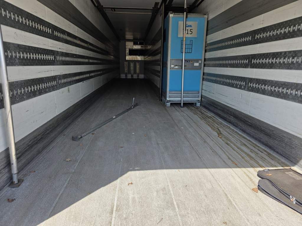 Fahrzeugabbildung Schmitz Cargobull Tiefkühler, 3 Kammern, Lenkachse, Carrier Vector
