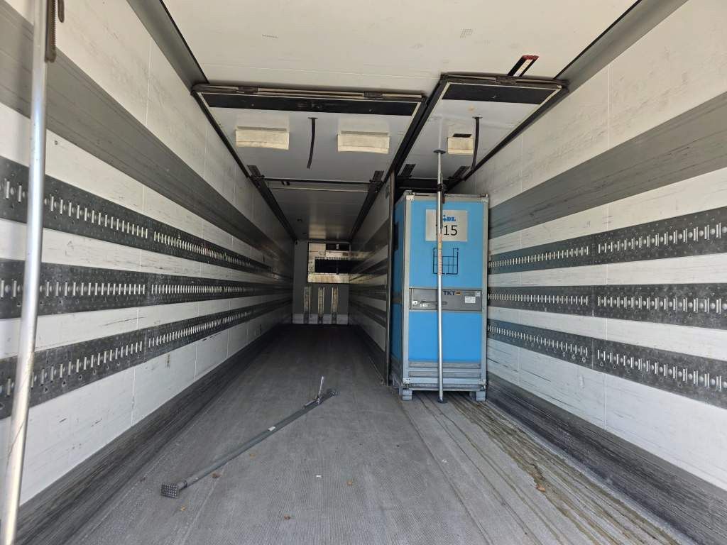 Fahrzeugabbildung Schmitz Cargobull Tiefkühler, 3 Kammern, Lenkachse, Carrier Vector