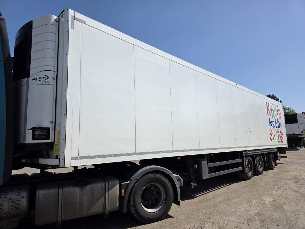 Fahrzeugabbildung Schmitz Cargobull Tiefkühler, 3 Kammern, Lenkachse, Carrier Vector