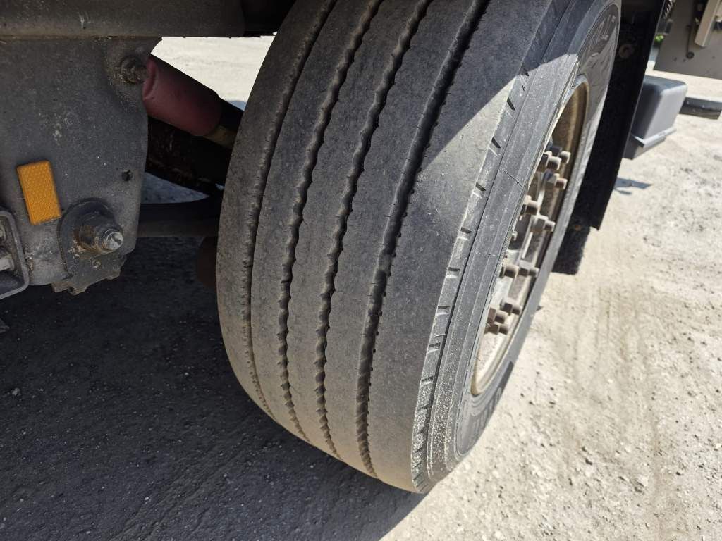 Fahrzeugabbildung Schmitz Cargobull Tiefkühler, 3 Kammern, Lenkachse, Carrier Vector