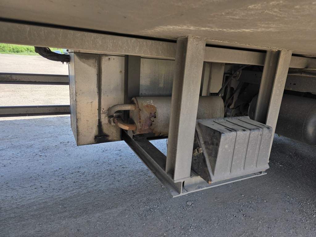 Fahrzeugabbildung Schmitz Cargobull Tiefkühler, 3 Kammern, Lenkachse, Carrier Vector