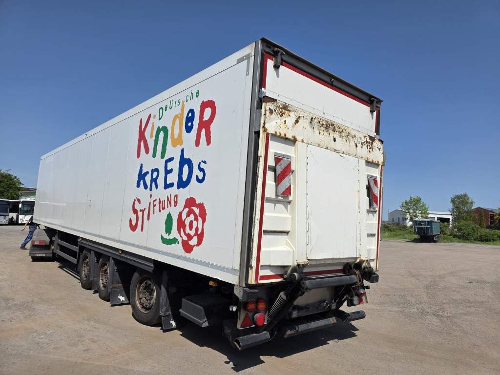 Fahrzeugabbildung Schmitz Cargobull Tiefkühler, 3 Kammern, Lenkachse, Carrier Vector