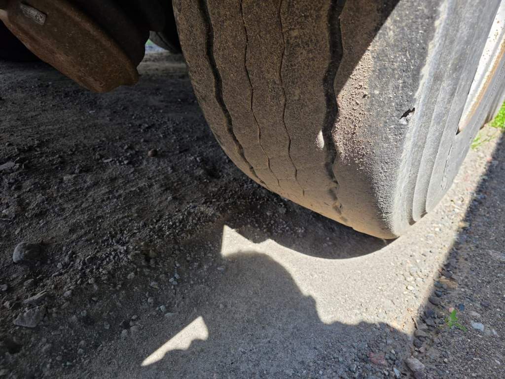 Fahrzeugabbildung Reisch 48 cbm Getreidekipper, Kornschieber, Lift