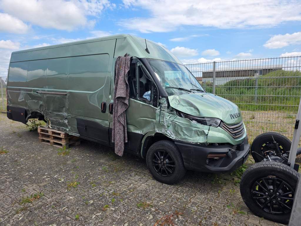 Iveco 35S18 Kastenwagen Maxi hoch&lang, Unfall