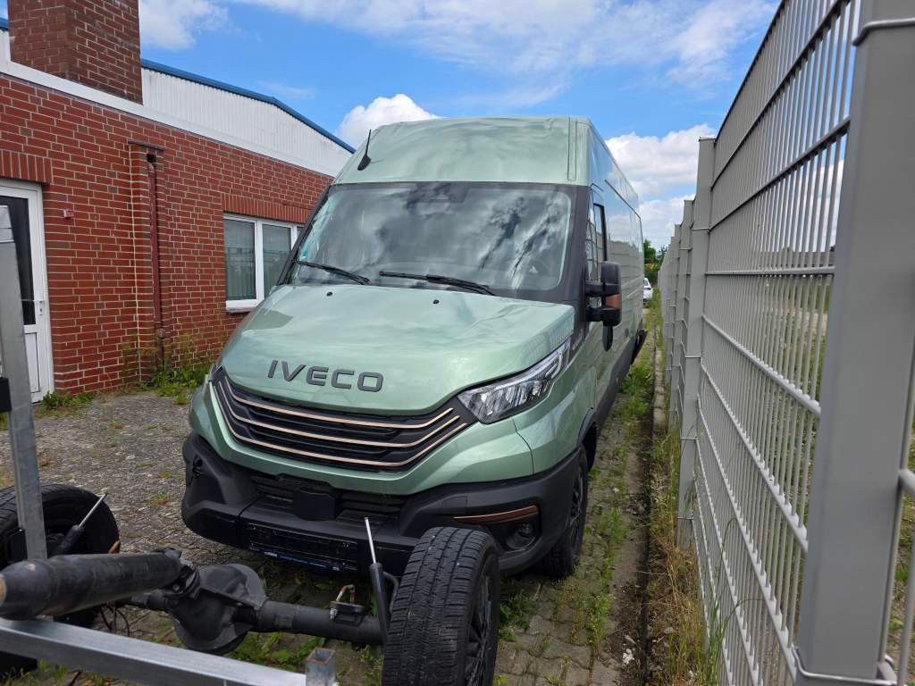 Fahrzeugabbildung Iveco 35S18 Kastenwagen Maxi hoch&lang, Unfall