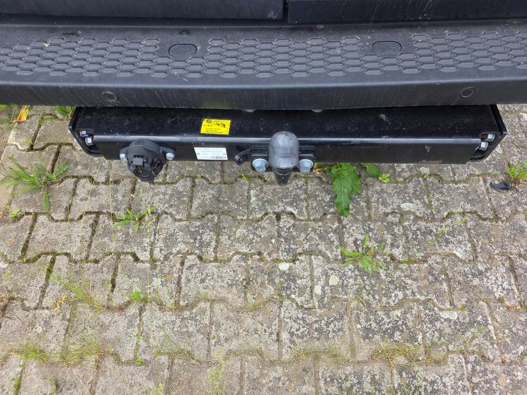 Fahrzeugabbildung Iveco 35S18 Kastenwagen Maxi hoch&lang, Unfall