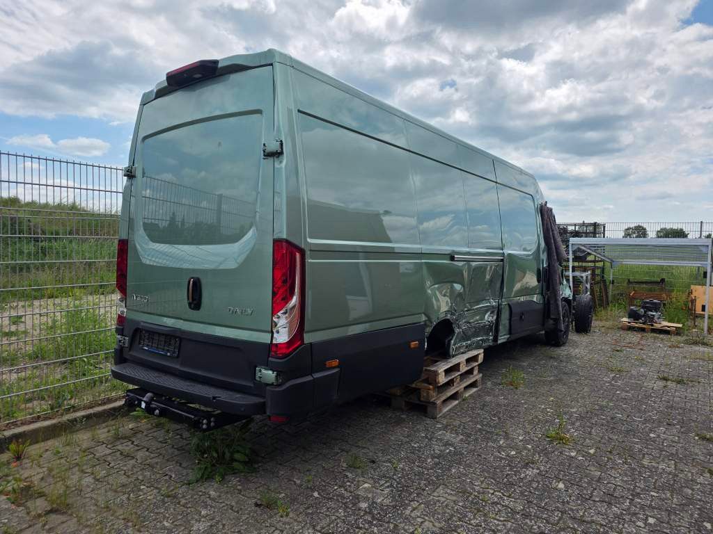 Fahrzeugabbildung Iveco 35S18 Kastenwagen Maxi hoch&lang, Unfall