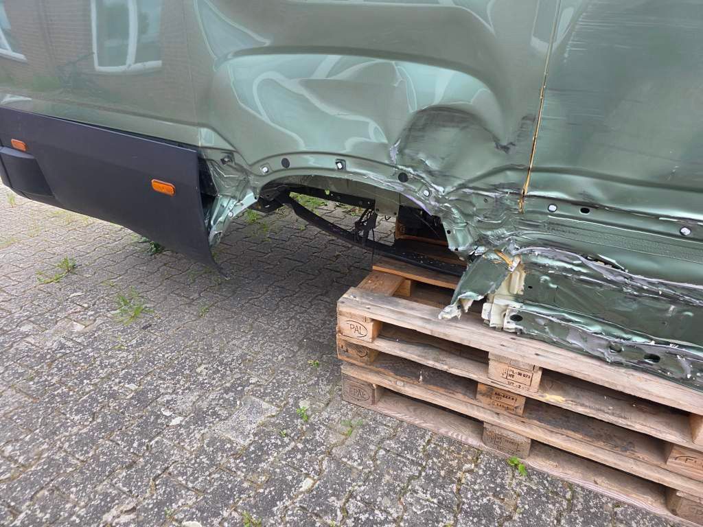 Fahrzeugabbildung Iveco 35S18 Kastenwagen Maxi hoch&lang, Unfall