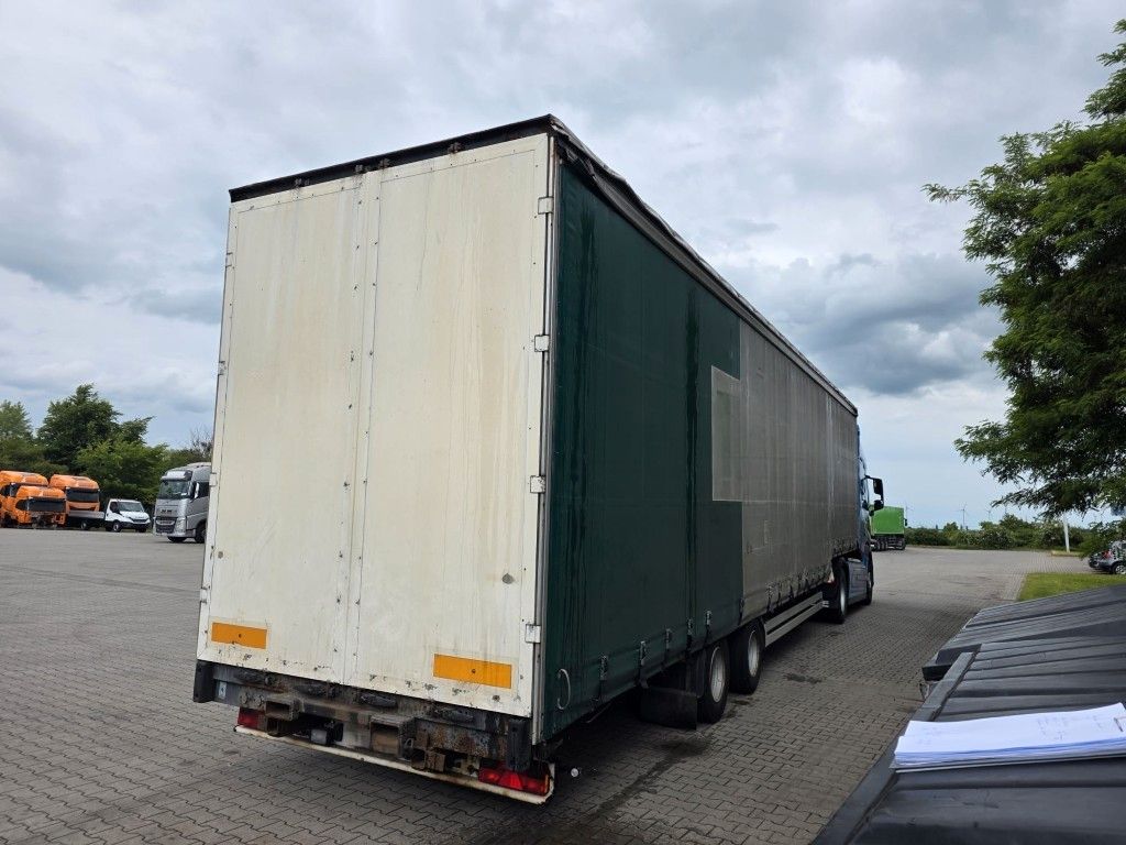 Fahrzeugabbildung Schwarzmüller Jumbo mit Bordwänden und Schwanenhals