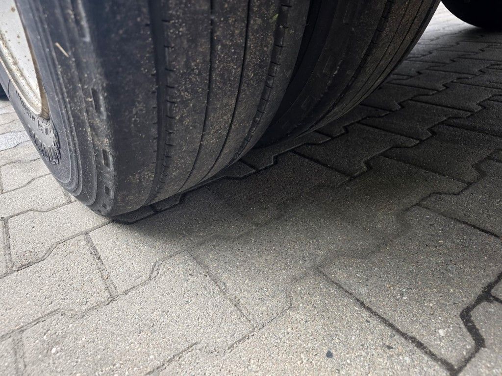 Fahrzeugabbildung Schwarzmüller Jumbo mit Bordwänden und Schwanenhals