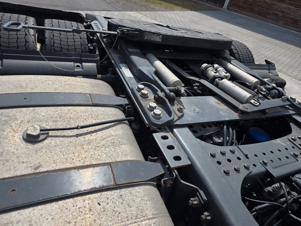 Fahrzeugabbildung Mercedes-Benz 1845 Lowliner, Retarder, 2 Tanks, Hubsattelkuppl