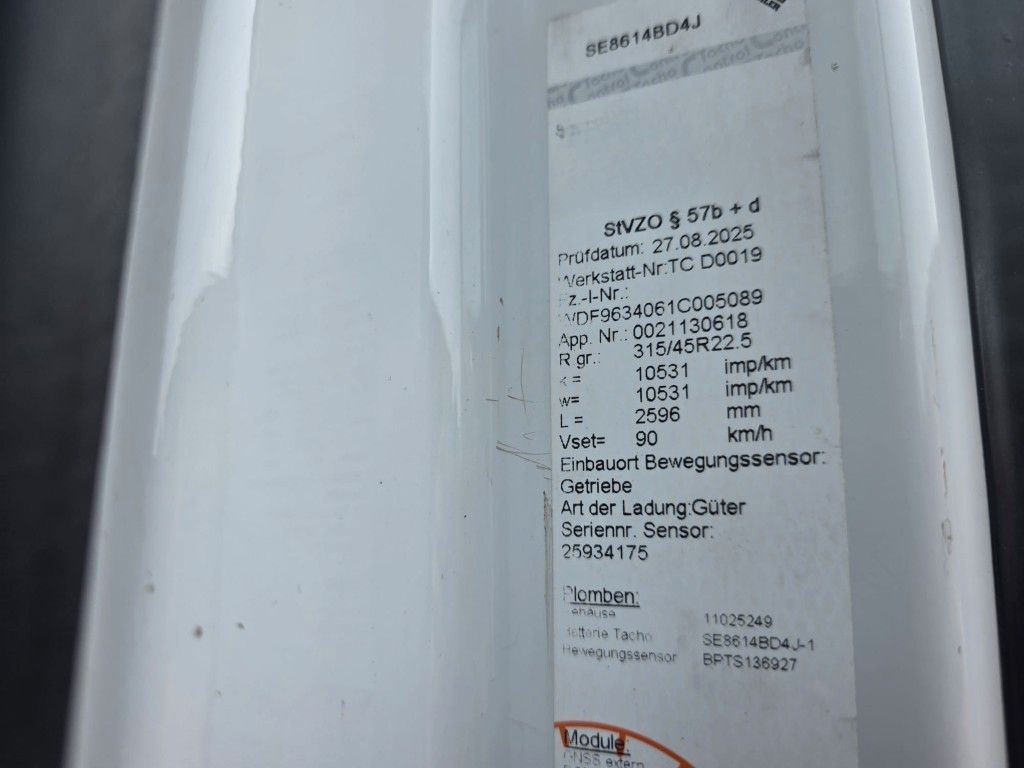 Fahrzeugabbildung Mercedes-Benz 1845 Lowliner, Retarder, 2 Tanks, Hubsattelkuppl