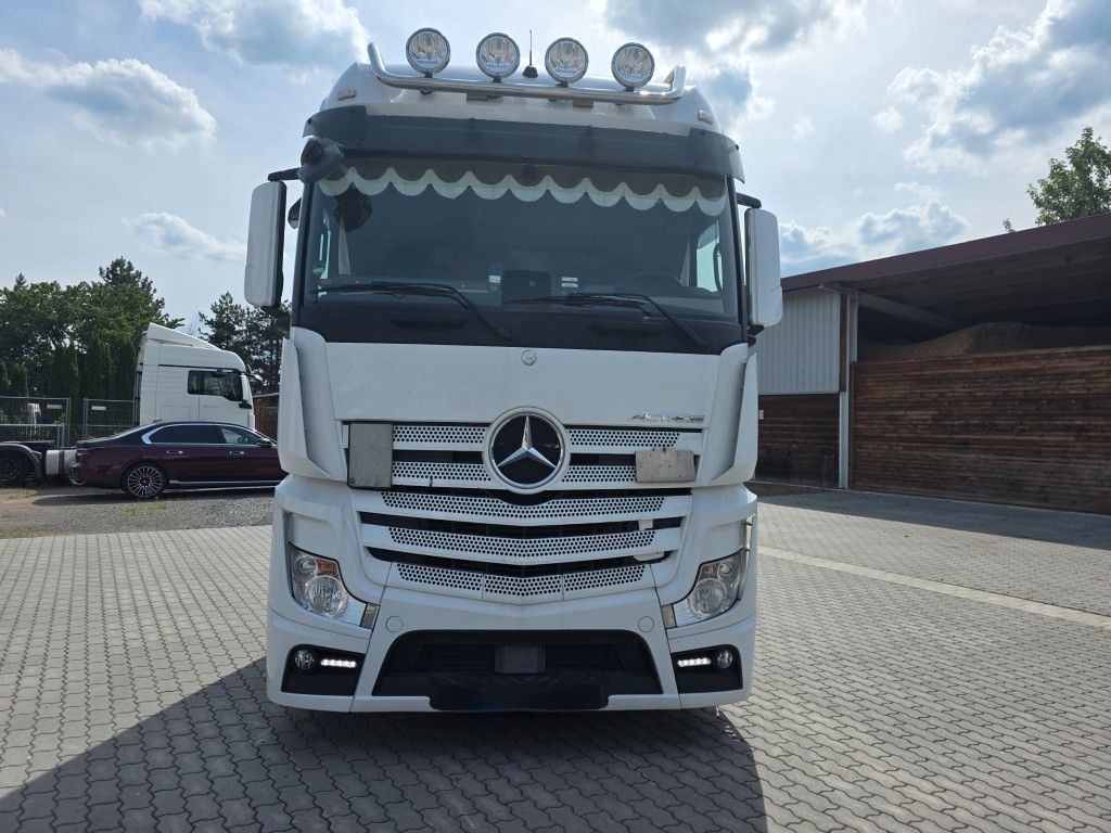 Fahrzeugabbildung Mercedes-Benz 1845 Lowliner, Retarder, 2 Tanks, Hubsattelkuppl