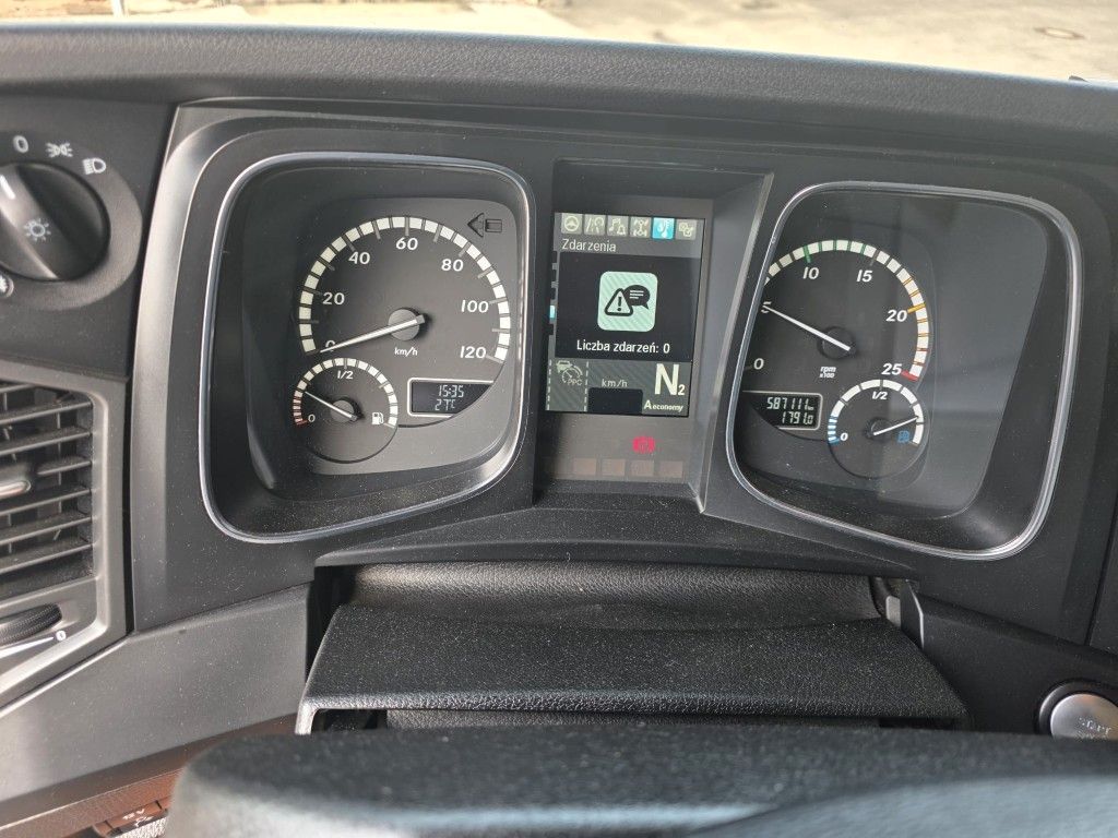 Fahrzeugabbildung Mercedes-Benz 1845 Lowliner, Retarder, 2 Tanks, Hubsattelkuppl