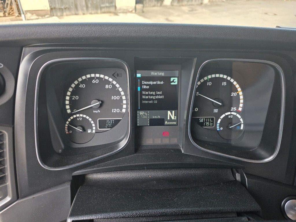 Fahrzeugabbildung Mercedes-Benz 1845 Lowliner, Retarder, 2 Tanks, Hubsattelkuppl