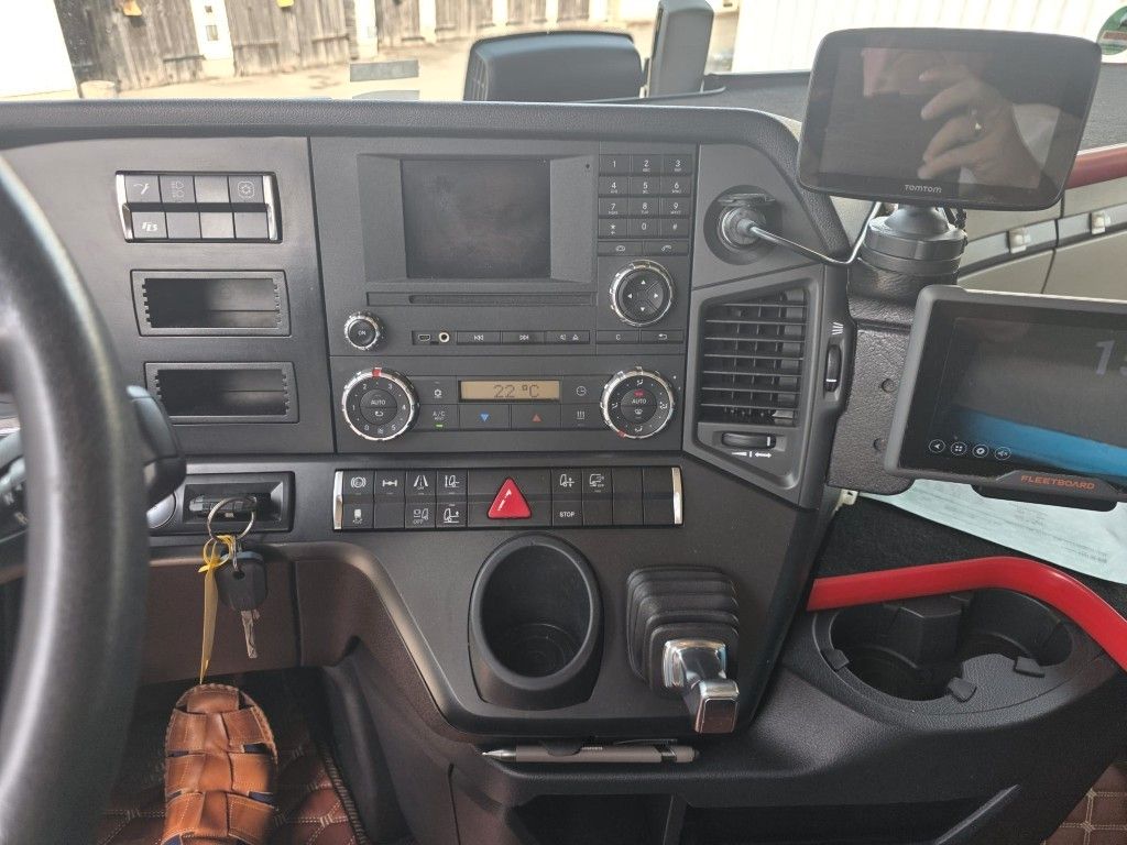 Fahrzeugabbildung Mercedes-Benz 1845 Lowliner, Retarder, 2 Tanks, Hubsattelkuppl