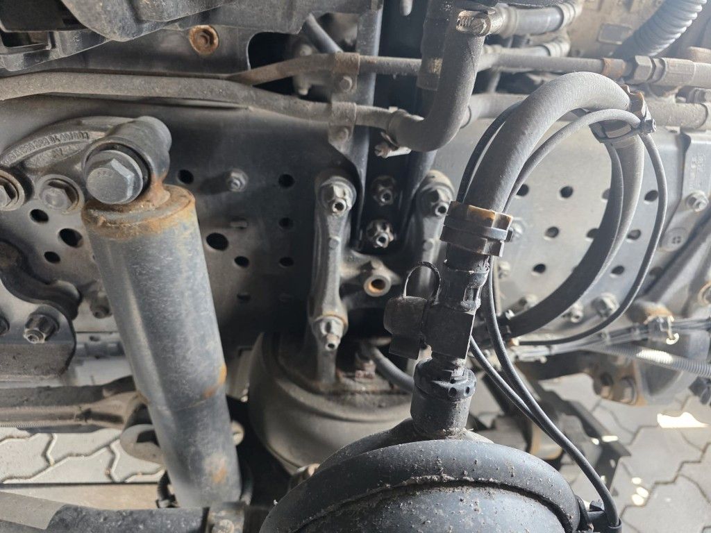 Fahrzeugabbildung Mercedes-Benz 1845 Lowliner, Retarder, 2 Tanks, Hubsattelkuppl