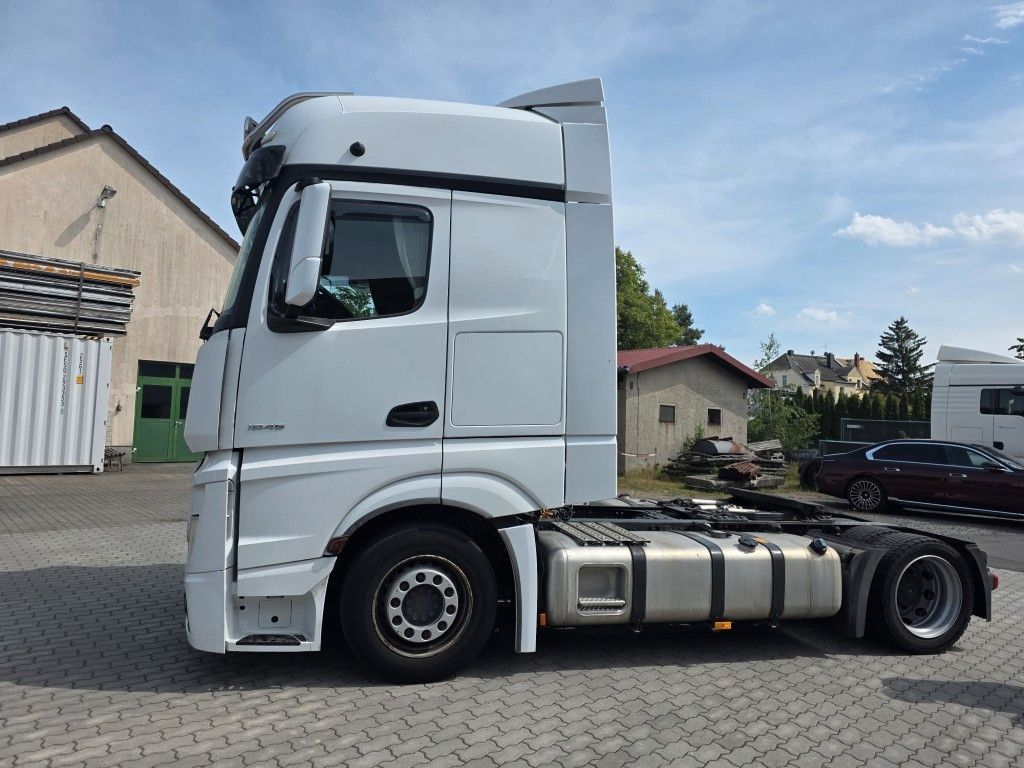 Fahrzeugabbildung Mercedes-Benz 1845 Lowliner, Retarder, 2 Tanks, Hubsattelkuppl