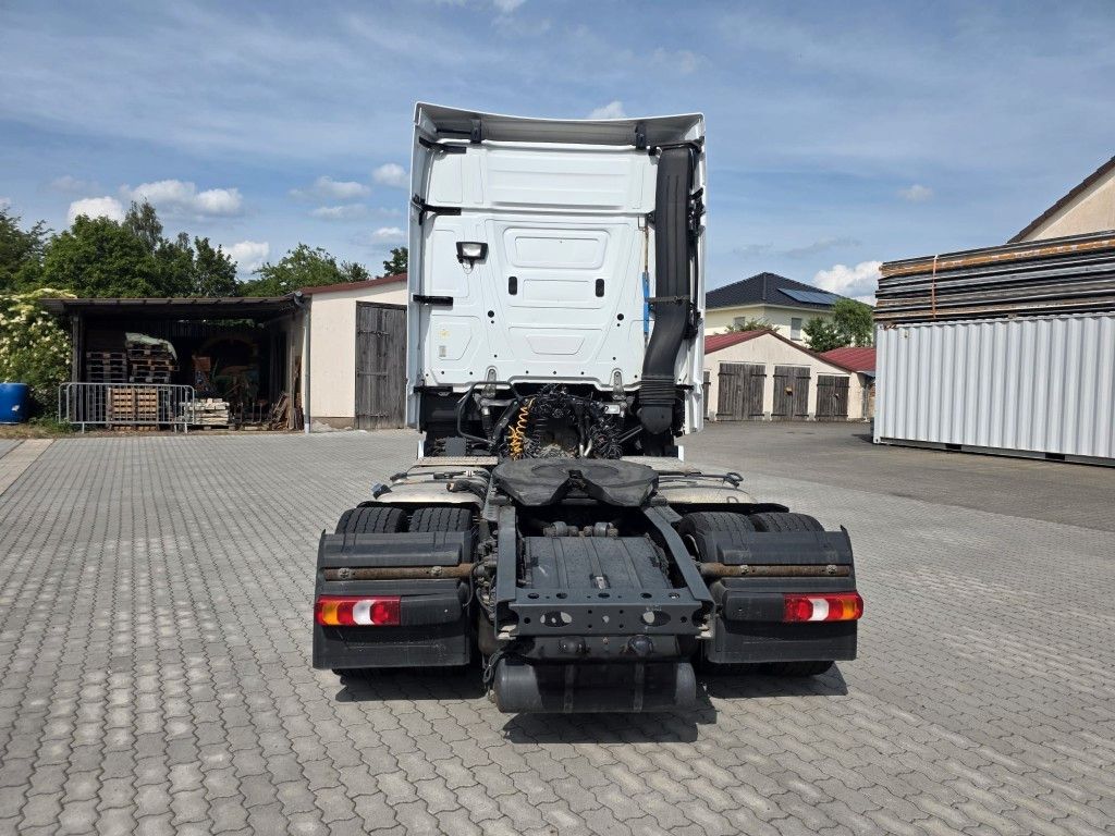 Fahrzeugabbildung Mercedes-Benz 1845 Lowliner, Retarder, 2 Tanks, Hubsattelkuppl