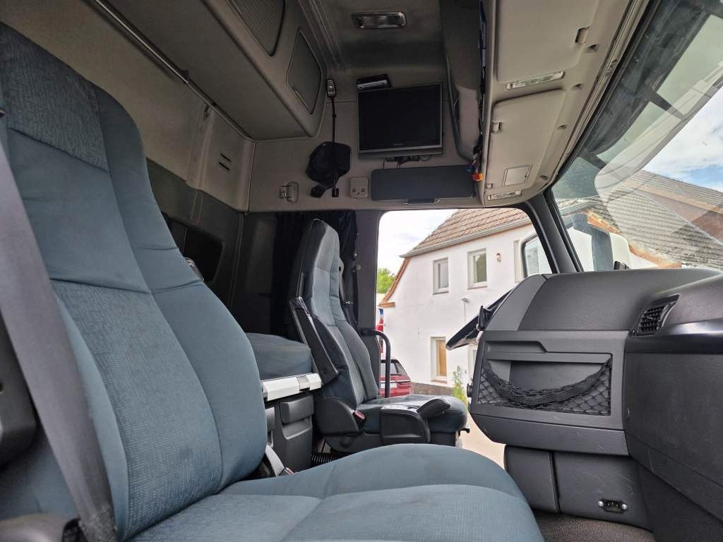 Fahrzeugabbildung Volvo FH 480 Kühler mit Kühlanhänger, LBW+Türen