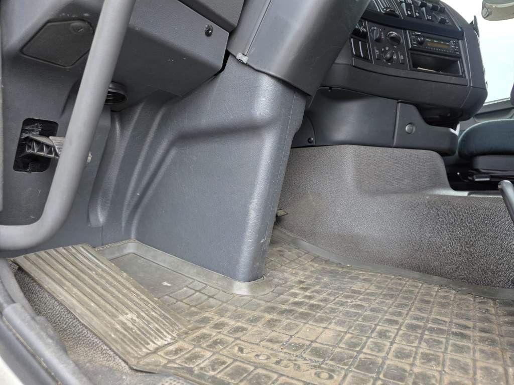 Fahrzeugabbildung Volvo FH 480 Kühler mit Kühlanhänger, LBW+Türen