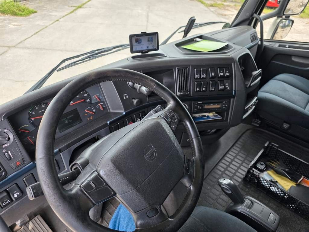 Fahrzeugabbildung Volvo FH 480 Kühler mit Kühlanhänger, LBW+Türen
