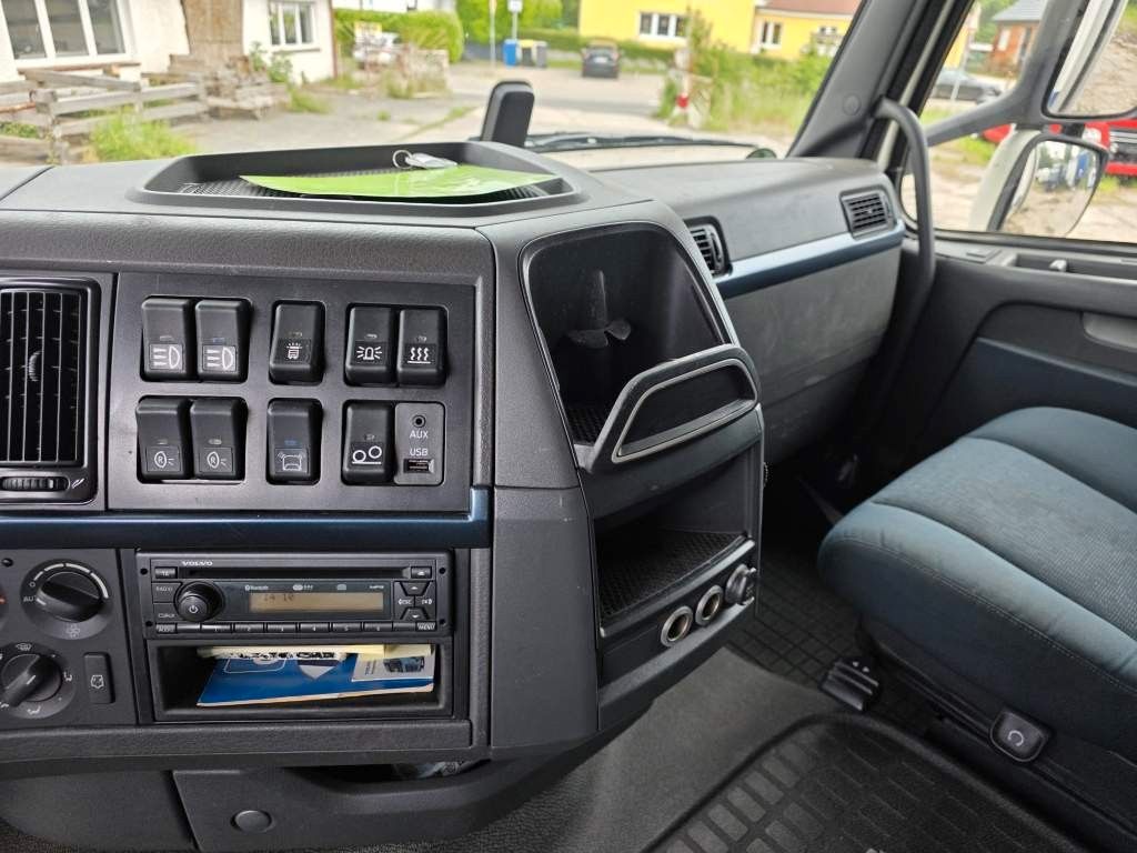 Fahrzeugabbildung Volvo FH 480 Kühler mit Kühlanhänger, LBW+Türen