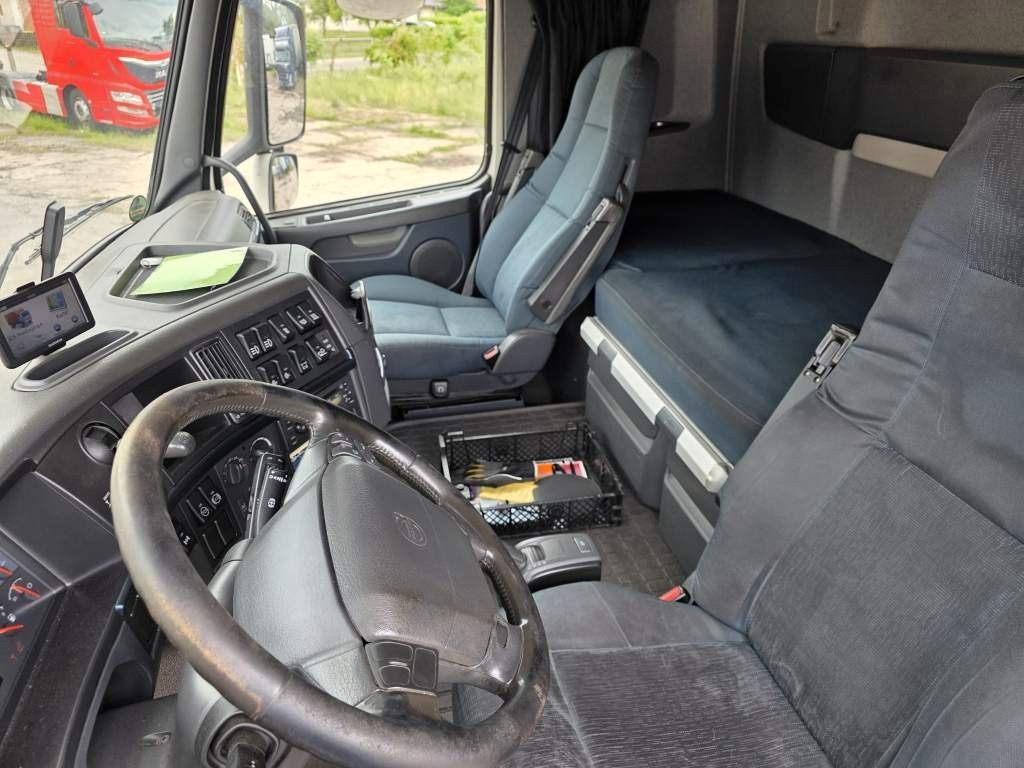 Fahrzeugabbildung Volvo FH 480 Kühler mit Kühlanhänger, LBW+Türen
