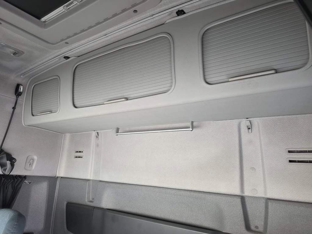 Fahrzeugabbildung Volvo FH 480 Kühler mit Kühlanhänger, LBW+Türen