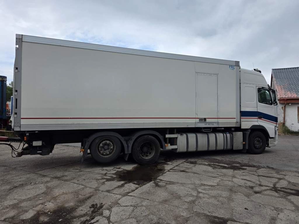Fahrzeugabbildung Volvo FH 480 Kühler mit Kühlanhänger, LBW+Türen