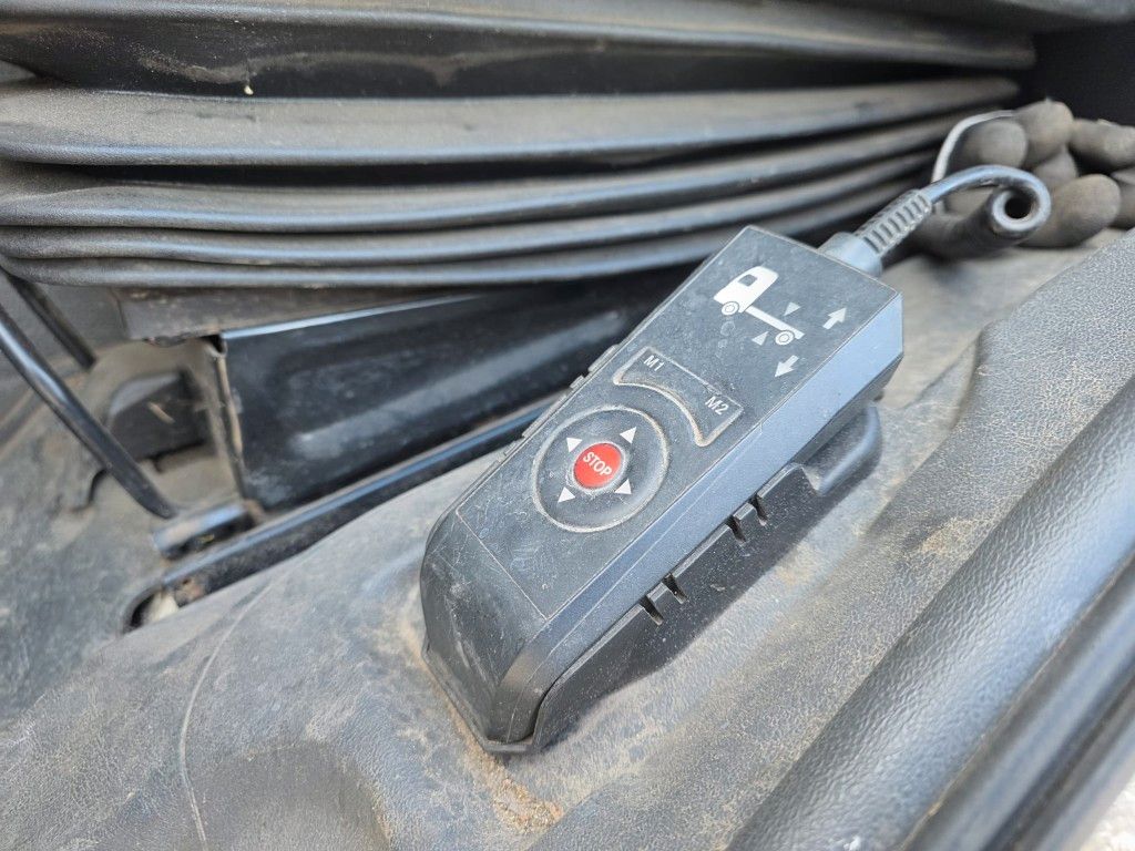Fahrzeugabbildung Mercedes-Benz 1624 2 KAMMERN, 12 cbm