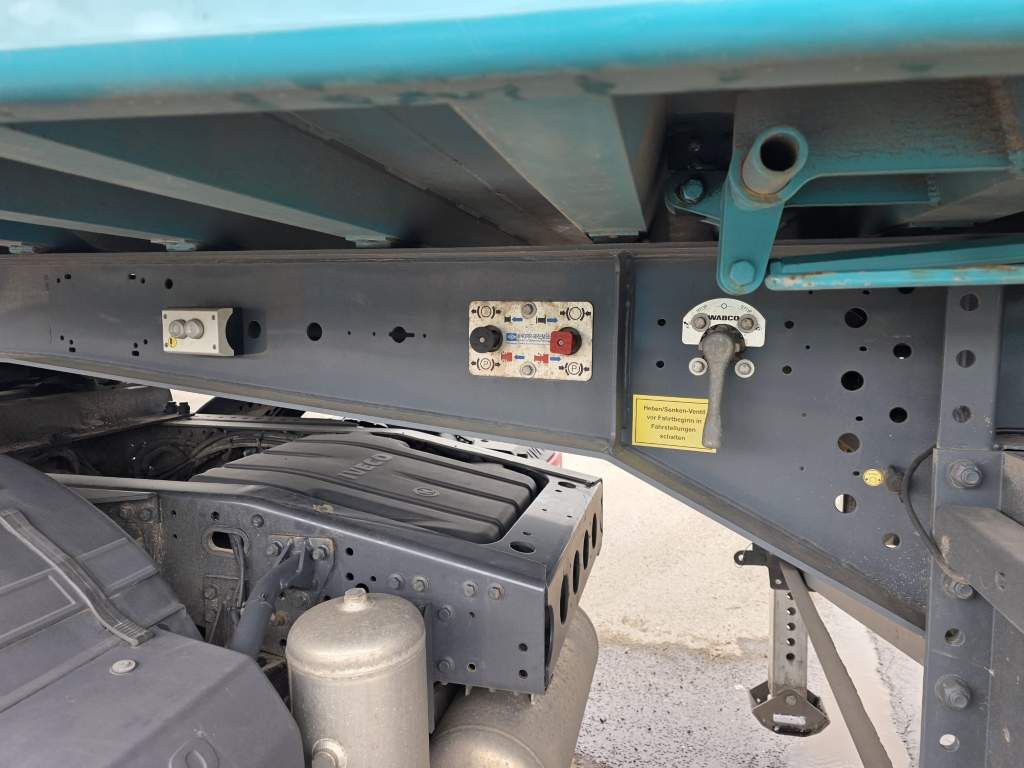 Fahrzeugabbildung Kempf Schleusenkipper, Rüttler, ca. 58,7 cbm, Lift