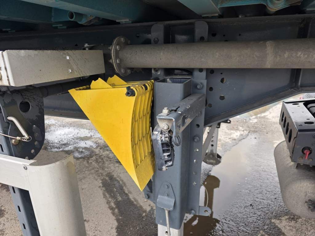 Fahrzeugabbildung Kempf Schleusenkipper, Rüttler, ca. 58,7 cbm, Lift
