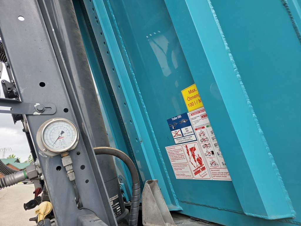Fahrzeugabbildung Kempf Schleusenkipper, Rüttler, ca. 58,7 cbm, Lift