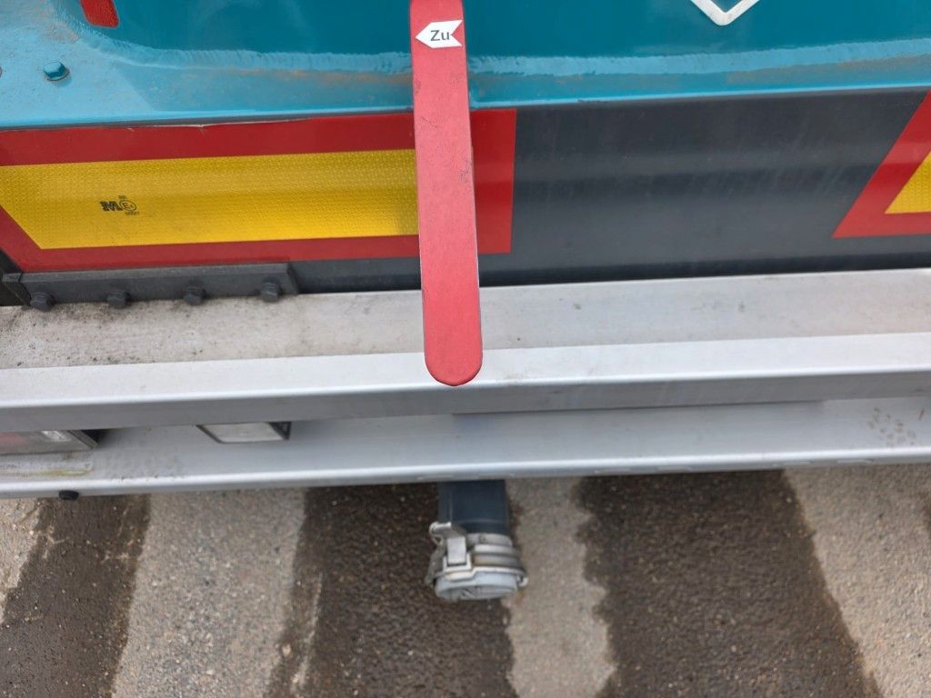 Fahrzeugabbildung Feldbinder 26TL liegendes Euter, 2 x Befüllung, Schwallwand