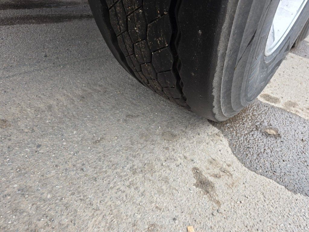 Fahrzeugabbildung Feldbinder 26TL liegendes Euter, 2 x Befüllung, Schwallwand