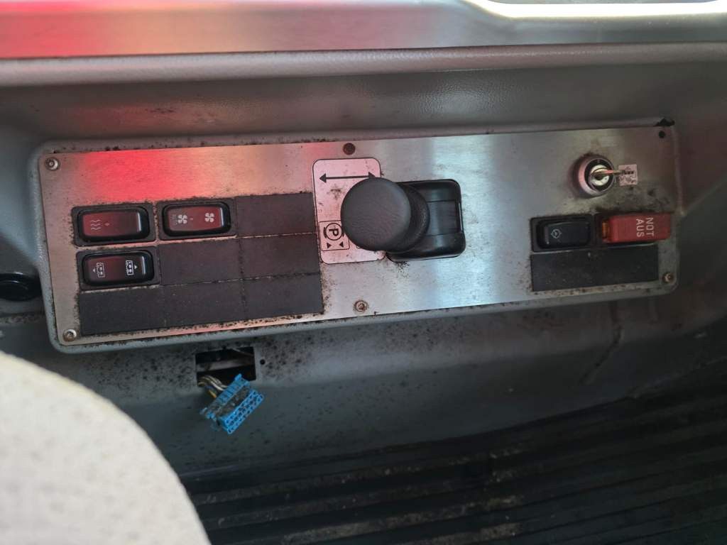Fahrzeugabbildung Mercedes-Benz Citaro O530 LE, Gurten, Armlehnen, Gardinen