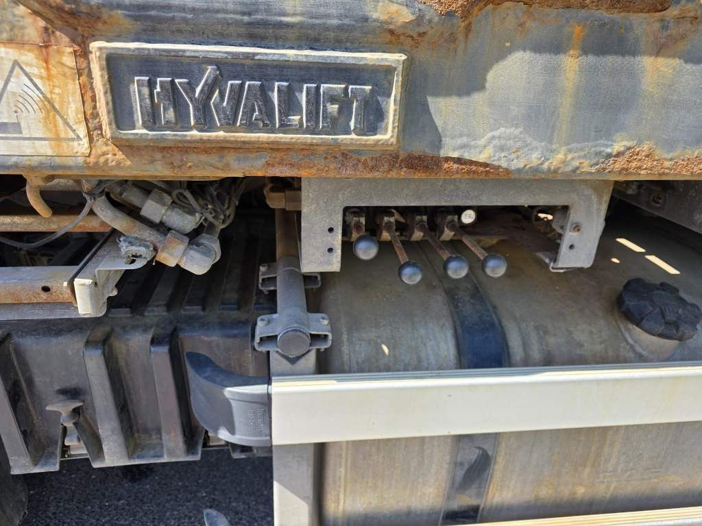 Fahrzeugabbildung DAF LF 320 Absetzer, telesk. Arme + Prtazen