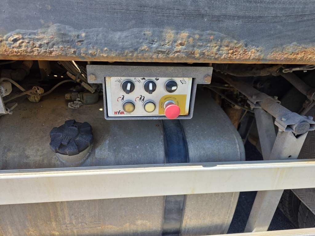 Fahrzeugabbildung DAF LF 320 Absetzer, telesk. Arme + Prtazen
