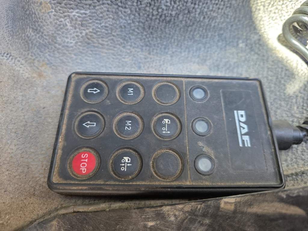 Fahrzeugabbildung DAF LF 320 Absetzer, telesk. Arme + Prtazen